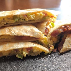 Love breakfast. Love quesadillas. This is a no-brainer. So quick and sooo good! Makes about 3-4 (depending on if you're snacking on the insides while prepping or not 😁)