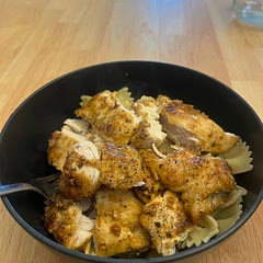I served it with lemon parsley pasta. Delicious and really easy!