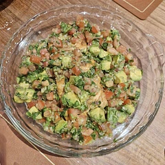  Halved cherry tomatoes would have been more visually pleasing than my diced tomatoes. Also I should have added more avocado. I grilled salmon in airfryer. Easy-to-prepare dish