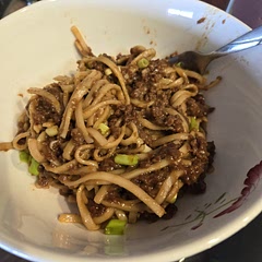 Delicious and simple! One note, if subbing vegan meat, don't bother with cornstarch, it didn't need to be thickened. Otherwise excellent!