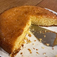 Made with lemon syrup instead of as suggested. 75ml water, 5T lemon juice and 85g sugar.  Very moist and soft