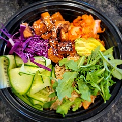 Very yummy bowl. I used tofu instead, and they came out amazing. This will be on regular rotation. Made siracha mayo and it was perfect 👌 