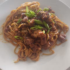 Really enjoyed this! Had with normal egg noodles instead as they were all I had in, and also replaced the sugar with a tablespoon of honey. Sprinkled some black sesame seeds on top, too 😊

Sweet and spicy, and delicious!