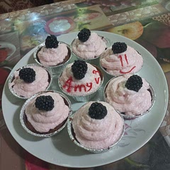 I really love the results 😍. I changed the decors because I don't have strawberries and colored the cream/icing pink 🩷! It's really easy, too !❤️