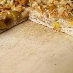 Sourdough 12h was little off with apples but the concept is good and looked real😁.
Probably quick yeast dough is better, more neutral