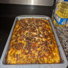 I made this with my boyfriend and it was AMAZING!! Best pizza I have ever had!