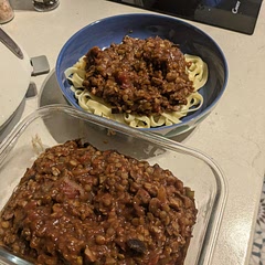 Did the recipe for 3 but still kept a whole tin of tomatoes. Also added celery and mushroom. Banging 