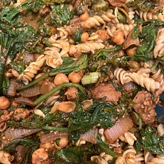 Really good.  I had kale and spinach to use quickly, so it has a bit more greens than the recipe suggests.  I also had some marinated soy curls in the fridge, so added them.  I used a high protein chickpea pasta.  Next time I’ll use more zaatar spice.