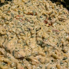 I used frozen chopped spinach but only use about a 1/3 of a small bag, it will be way too much to use more then that! 