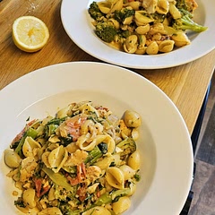 I made it with shell pasta and I tossed the fish into it. This way every bit the shell cups the sauce and the bits of fish in one bite.