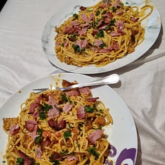 This was so delicious. I didn't use chicken, just bacon, and i forgot the spinach, but it was still so tasty. I will definitely be making this again. 