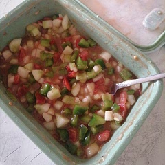 I just throw everything into container and I shook it, that maybe wasn't best idea, that depends on how yours tomatos are. I added green bell pepper and a little bit of mustard. It may not look appealing but it's delicious ๐ Definitely will make it again to take to school or work