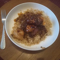 Brilliant. I used tomato puree and white wine vinegar as a substitute to the lime juice and sriracha simply because I didn't have any in the house 😅 also had it with some wholegrain rice. 
