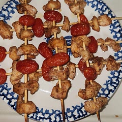 I cooked in the oven at 425 for 20 minutes because I couldn't figure out how to use my fiancé's grill😅 but they turned out delicious! My daughter even loved them. Will be making again forsure