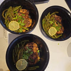 You can use a ready made chicken spice to cut on time. 

It's filling and very keto friendly.