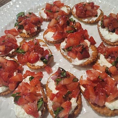 Hubby thought they were great. Me? Meh. A lot of work for an average appetizer. They do get soggy as they sit, so put them together right before serving.