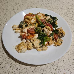 Quick, simple and delicious! Topped with some chilli-garlic sauce 👌