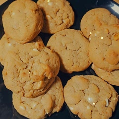 These are super good, soft, and moist. Fresh out of the oven they tasted like a cross between banana bread and banana pudding. After cooling they do lean more towards banana pudding, but either way delicious! The only thing I did differently from the recipe was 3tsp vanilla, instead of 1-1/2tsp. Will definitely make it again! 🍌🍞🍮