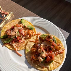 Good needed more shrimp and less avocado but LOVED
