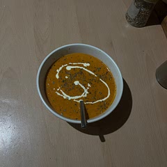 This soup is the best thing I think ive ever made. I had to switch up the measurement but it came up to 140 calories 🥰
