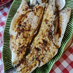 Didn't use cilantro, because I don't like. And I didn't have spring onion. But it was amazing anyway ☺️ my first steamed fish!