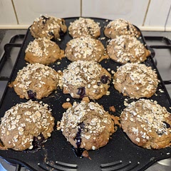 Read that these stick to paper liners very strongly so I just brushed some olive oil to the muffin pan to prevent sticking. Worked a charm.