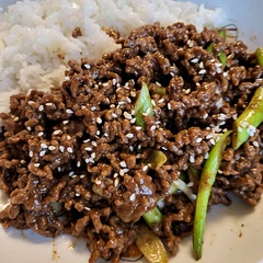 Nice and easy meal.
Sweet tasting, due to personal preference I would probably add Chopped red chillies next time to garnish.