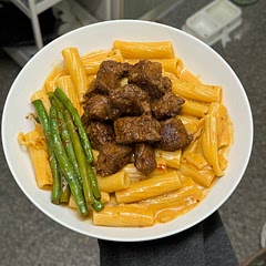 Easy to make and tasted delicious. Had a nice mild spice when using 1/2 a jar of chipotle sauce between 2 servings.