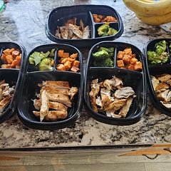 This easily makes 5 lunches and two plated for dinner.  Easy and so flavorful!
