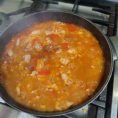 Yet to eat this very easy paella recipe from Jamies Oliver 