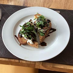 Delicious, and made even nicer as it was served on homemade bread and figs from the garden. Yummy!