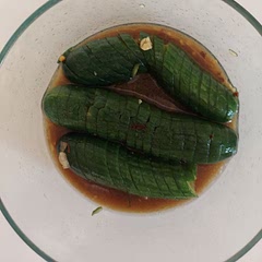 I used just a sprinkle of pepper flakes and didn't have sesame seeds. Subbed coconut aminos for soy sauce and allulose for brown sugar. Turned out tasty and crispy.
