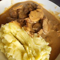 Really easy to make, due to personal preference I added extra mustard and 1tbsp cornflower (mixed with 2tbsp water) to thicken the sauce. 