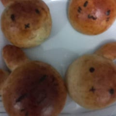 I tried this recipe for the first time. I liked it. I hope I can make it better another time. (Also I make mine with chocolate filling ehe)