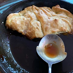 So easy and yummie; used frozen puff pastry; made it with nectarines, bit too ripe; can also use apples or pears