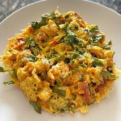 It was a really good breakfast 😋 filling and enjoyable 
I added spinach as suggested and it was bomb
Next time, i won't  put it in microwave for over 4 mins as it got a bit dry