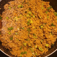 This was good. I didn't feel like making the rice in advance made a huge difference in consistency, but it did save time and make prep easier. Added a yellow onion and Sriracha. Used plant based beef.