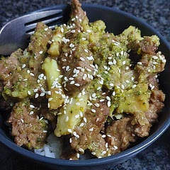 It's absolutely amazing. I love it 
I will definitely make this dish again!


I also used soy sauce 25% less salt instead of low sodium soy sauce.
I used honey instead of sugar and also added a pinch of salt to my broccoli 🥦 