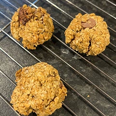 It’s very crumbly but very tasty flavour I’m going to try make them again but change it up so they have more moisture! It made 5