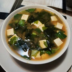 Honestly one of my all-time comfort foods, like this stuff feels like it's good for your soul. Also really recommend adding a little bit of gochujang, some bok choi, and a light drizzle of sesame oil.