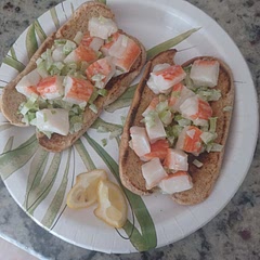 Light and delicious. Budget-friendly imitation lobster still tastes good. 
