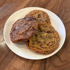 Really delicious, very thin and crispy. Halved the amount of chocolate and it was still plenty, did chunks instead of chips. They do spread a lot in the oven so don’t overcrowd the pan.