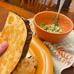 i kinda went rogue with the spices and i used flour tortillas instead but they turned out super yummy! served with homemade guacamole
