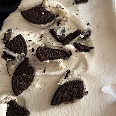 The Oreos are just a little sugar but the sugar free sandwich cookies are for strict no sugar diets. Can be made with fruit and vanilla cookies also. If you’re not diabetic use regular ingredients.