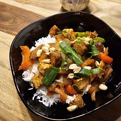 I made it a bit too spicy, so adjust it to your taste. It was delicious, though, and will make it again for sure. Added some veggies a couple of minutes before adding the sauce. 