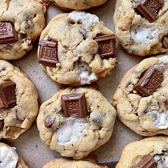 So good! I used regular size marshmallows and cut them into small pieces…which was a real pain.