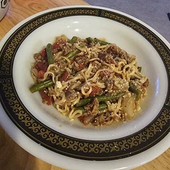 I wonder if it would be better with two packets of noodles instead of one. The liquids did not soak up as I expected. Maybe I did not break the noodles up enough?