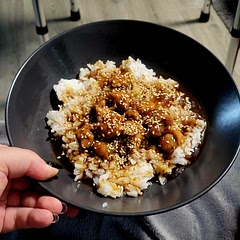 Just added more water, bcs I didnt use LIGHT soysauce 😂 and didnt have the onion :(((