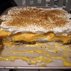 I used too much sugar. And the water from the pumpkin got into the macadamia paste, so it was too sweet and lacked crunch.