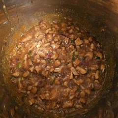 Used red onion, regular soy sauce. Had too much sauce compared to chicken but sauce was good and it tasted good overall.